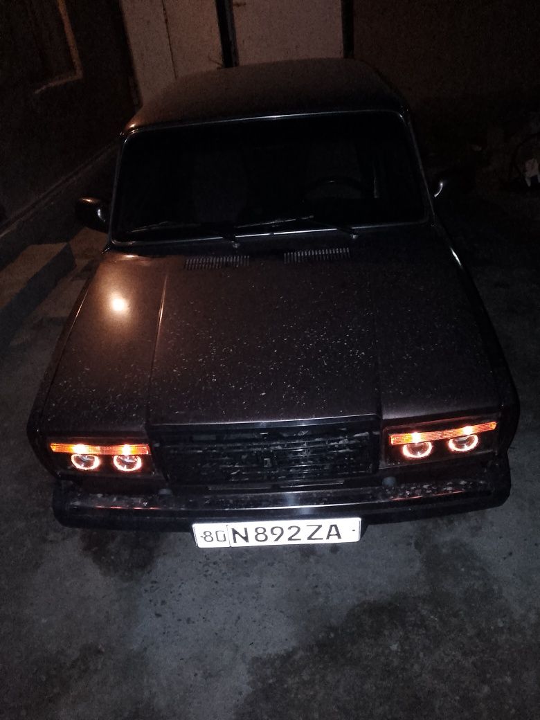 Vaz 2107 sotiladi