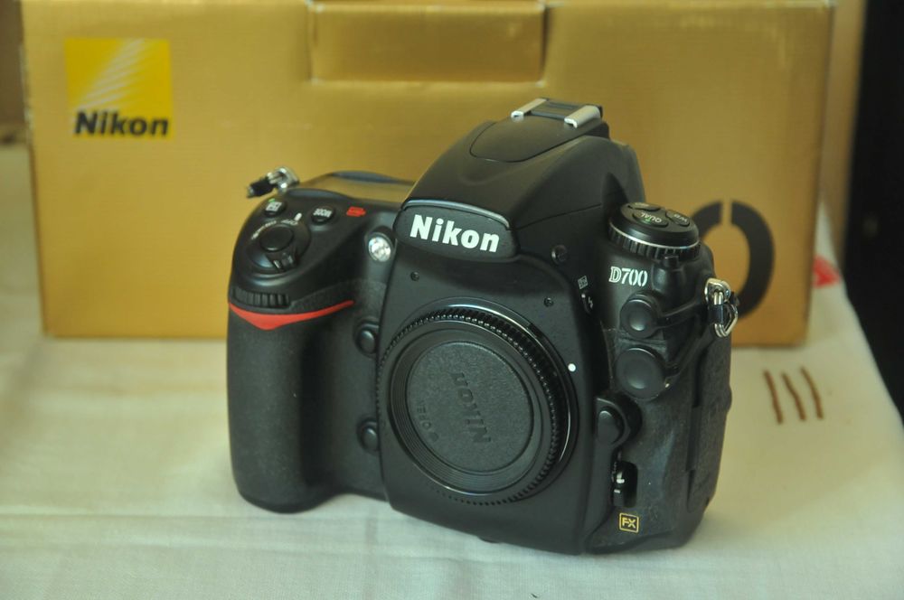 Продавам в отлично състояние фотоапарат Nikon D 700