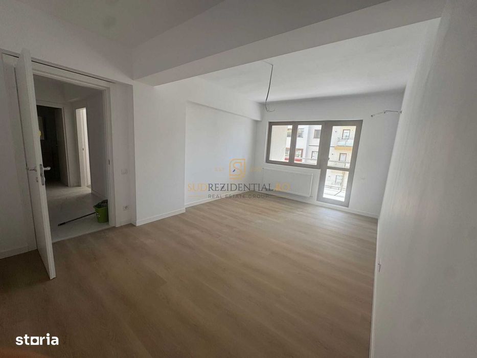 Apartament cu 2 camere, balcon generos, Cartierul Solar, Sect 4