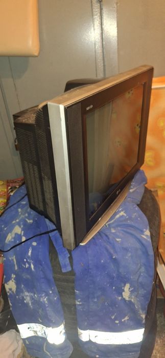 Vând ieftin televizor LG--100 lei !!!
