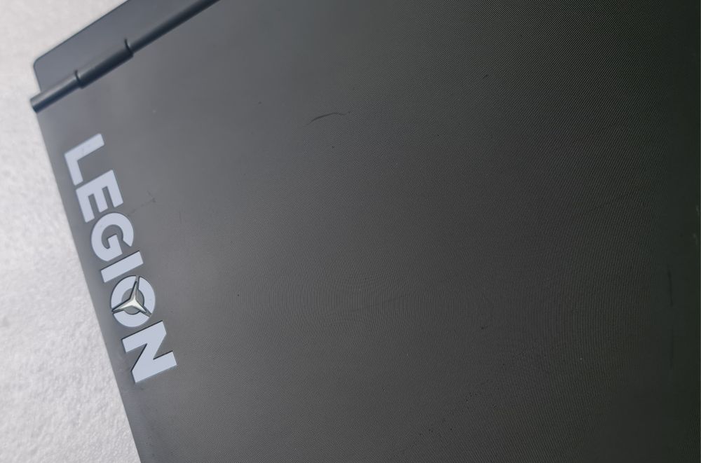 Lenovo legion y540/17.3 / 144hz /  rtx 2060