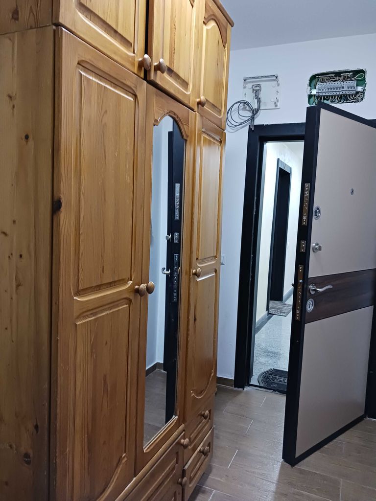 Дава се под наем Тристаен апартамент в София, Лозенец - 85 кв.м за 663 € - Снимка #11