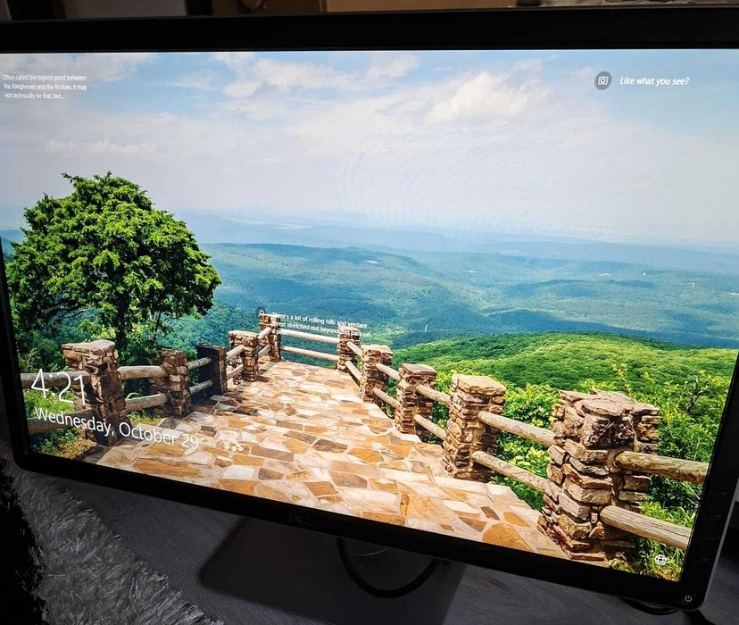 Monitor Dell  foarte putin utilizat