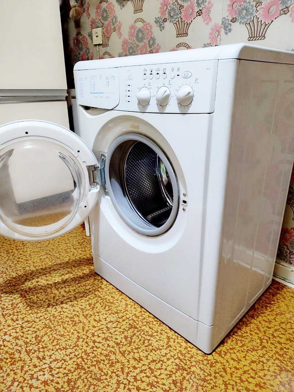 Стиральная машина INDESIT