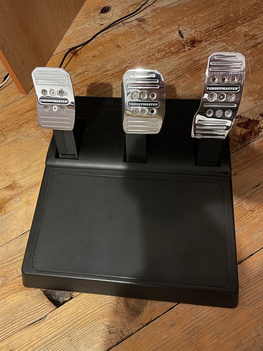 Волан Thrustmaster T300 FERRARI Integral Alcantara Edition