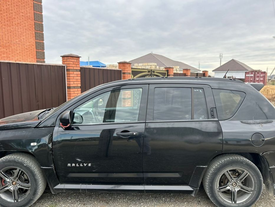 Продам машину Jeep Compass 2008