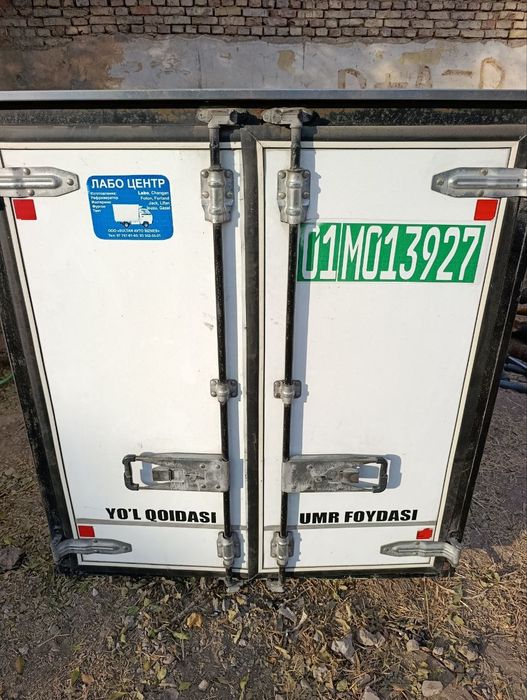 Izatermik furgon buvishniy yechilagan