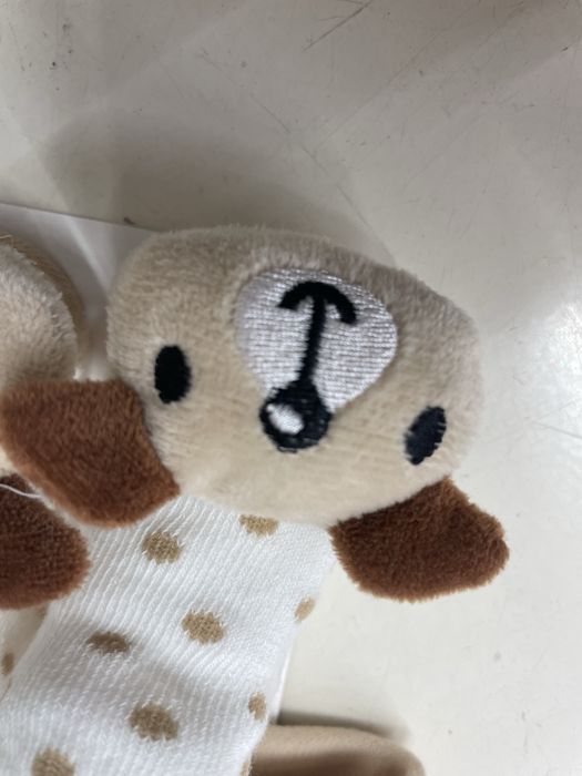 Set Nou Nascuti Caciulita & Sosete Catel 3D Bej Alb