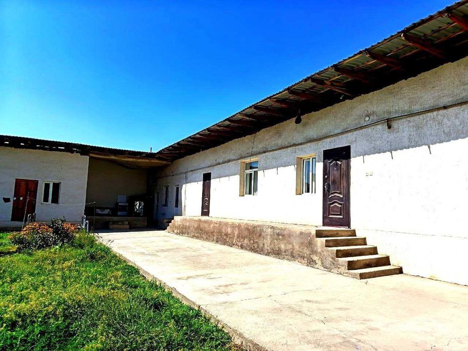 КАТТА Ховли сотилади 4 хона 8 сотик  Кипчок мфй Кибрай рн