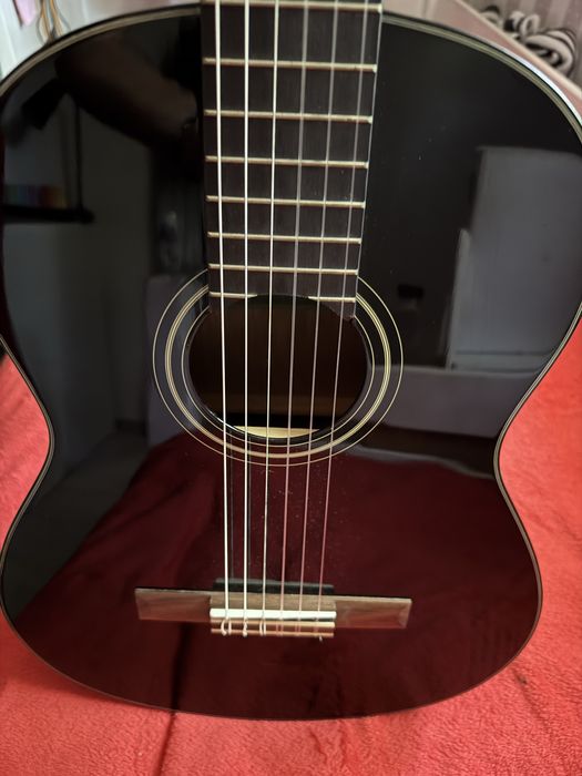 Vand chitara Yamaha C40 ca noua