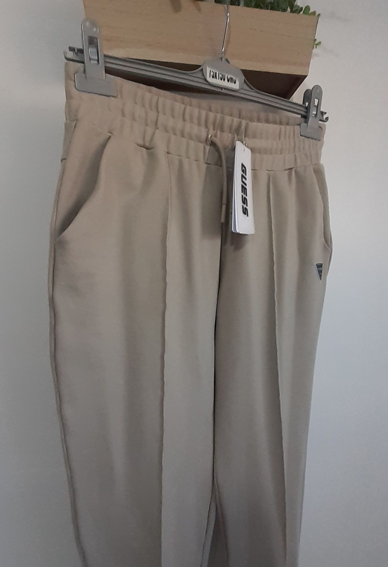 Pantaloni Guess Marimea s nou cu eticheta .