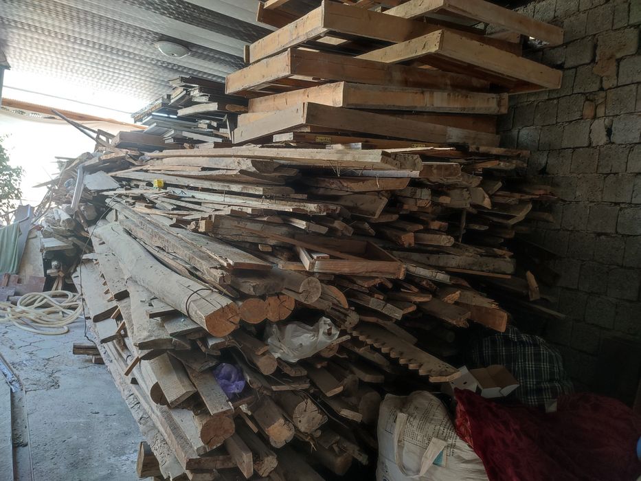 Тахта болор васта эшик дереза сотилади