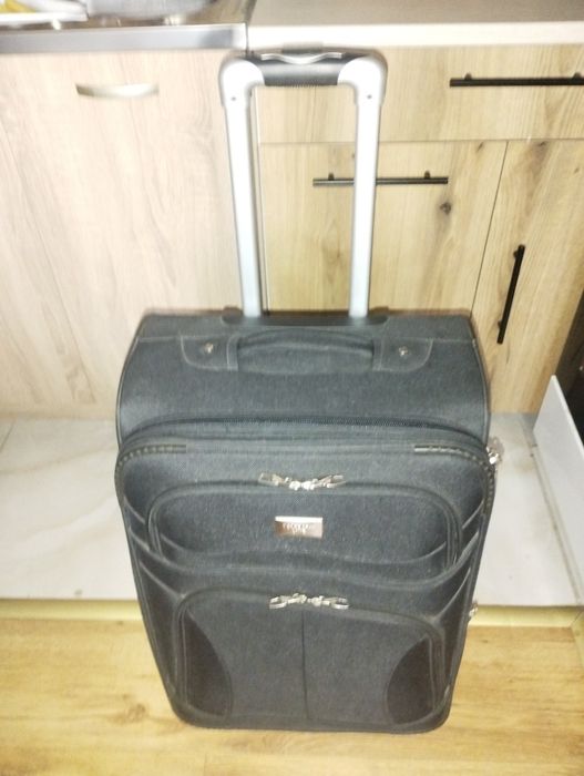 Текстилен куфар среден