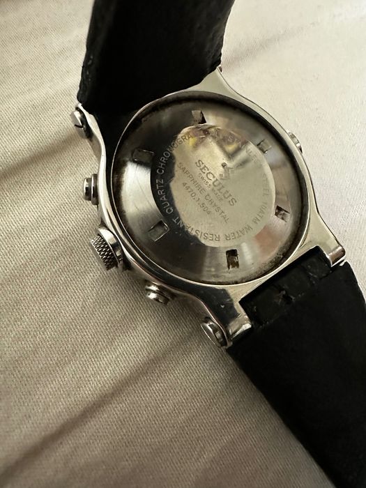 Швейцарски часовник Seculus.