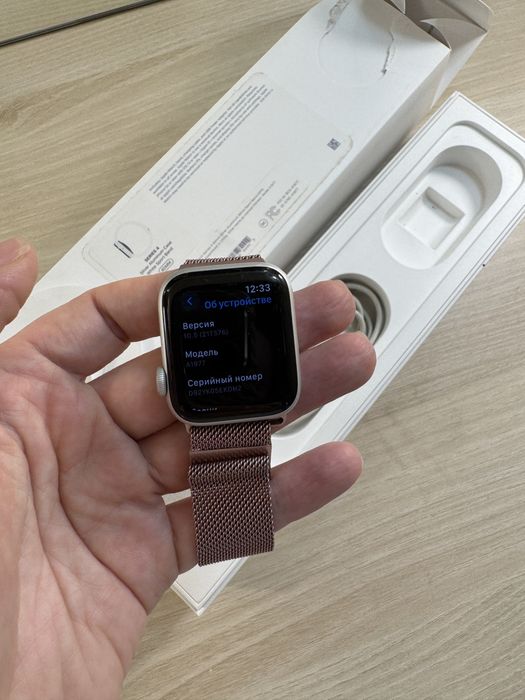 Apple watch 4, 40 мм, заряд 70%