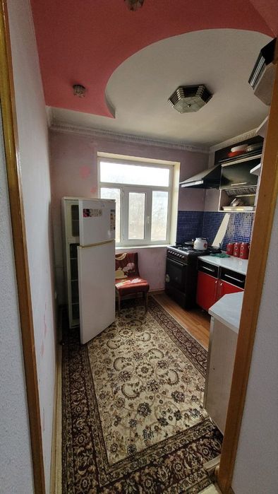 2 xonali kvartira sotiladi