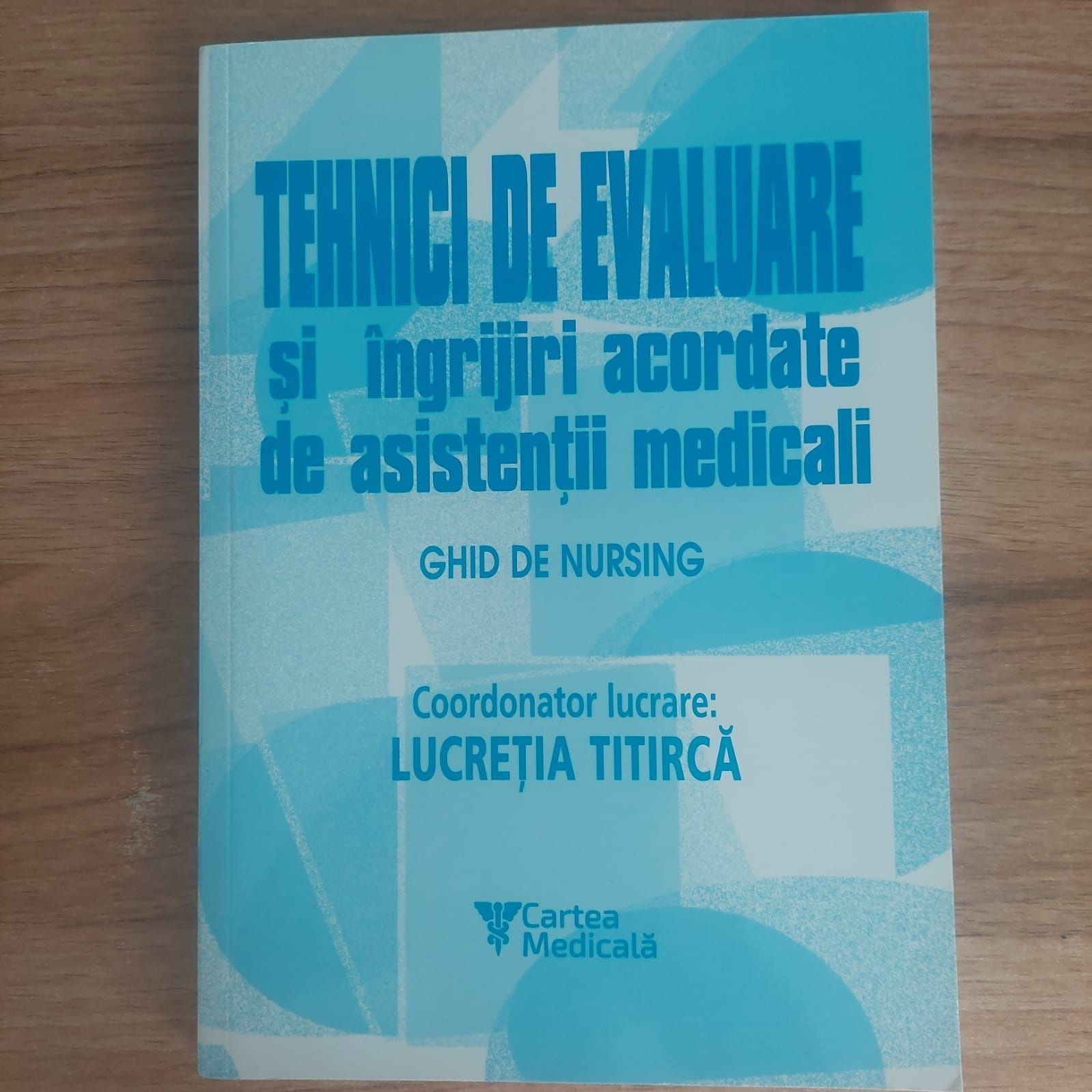 Vând cărți pentru postliceală noi,anul 1