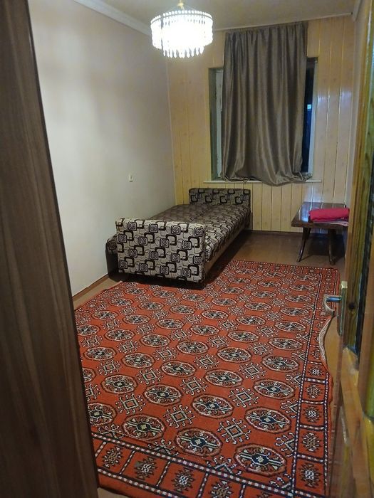 Здаёться 2ком 2этаж Микрарайон