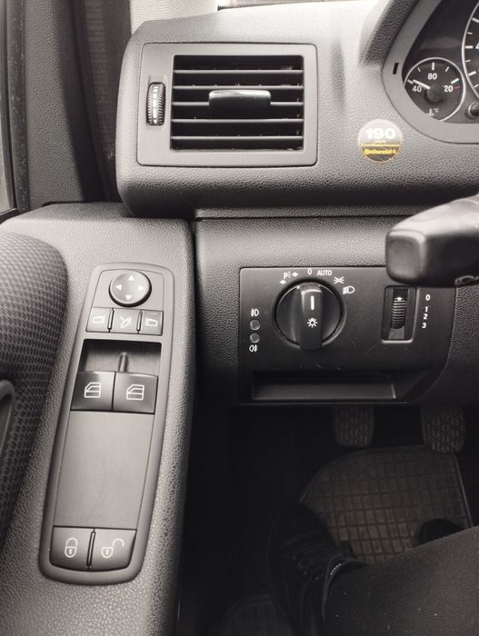 Vând Mercedes Benz clasa A 150,1.4 benzina ( consum mic),anul 2010