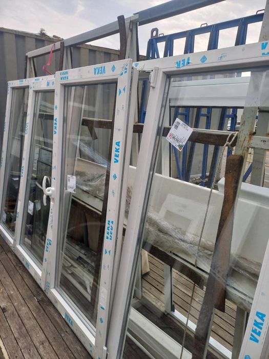 Балконски прозовец Нов VEKA с обков Мако