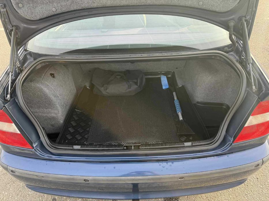 Autoturism BMW Seria 3