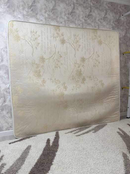 Продам матрас обычный 180*200