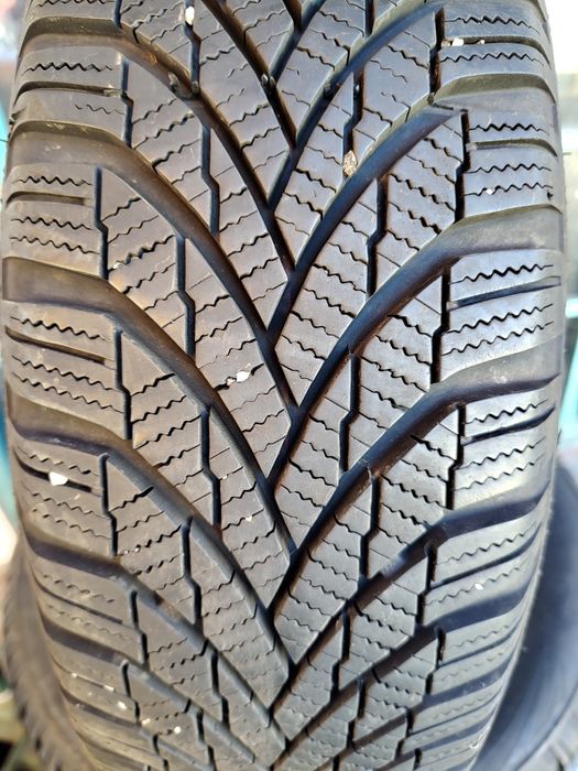 Продавам 2 зимни гуми 155/65/14 Firestone