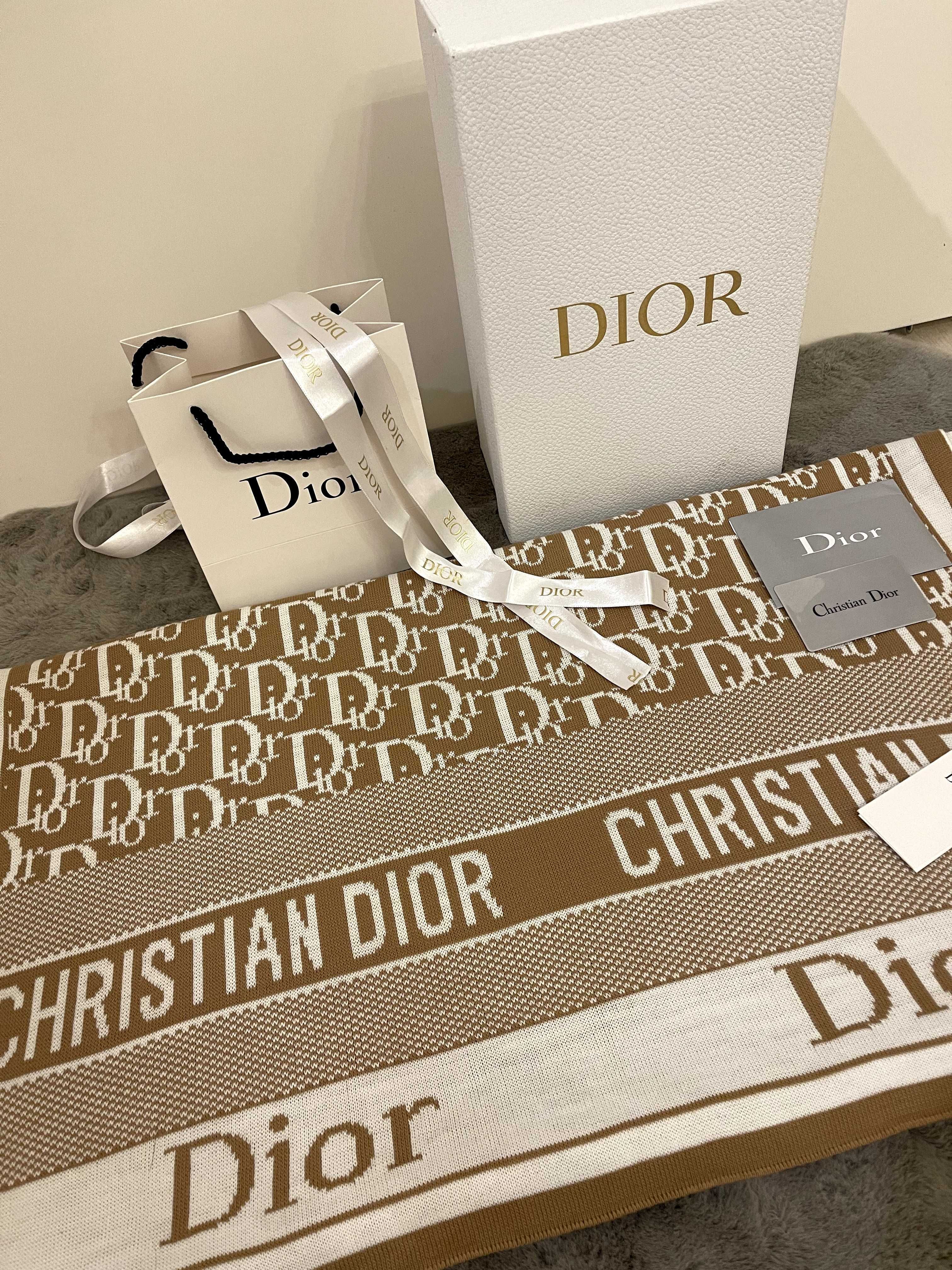 Eșarfa / Fular Christian Dior Paris