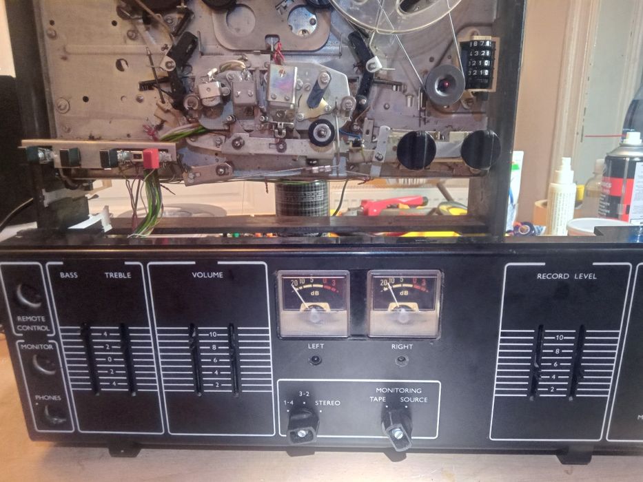 Magnetofon Tesla B115 defec !Funcționează doar pe o pista