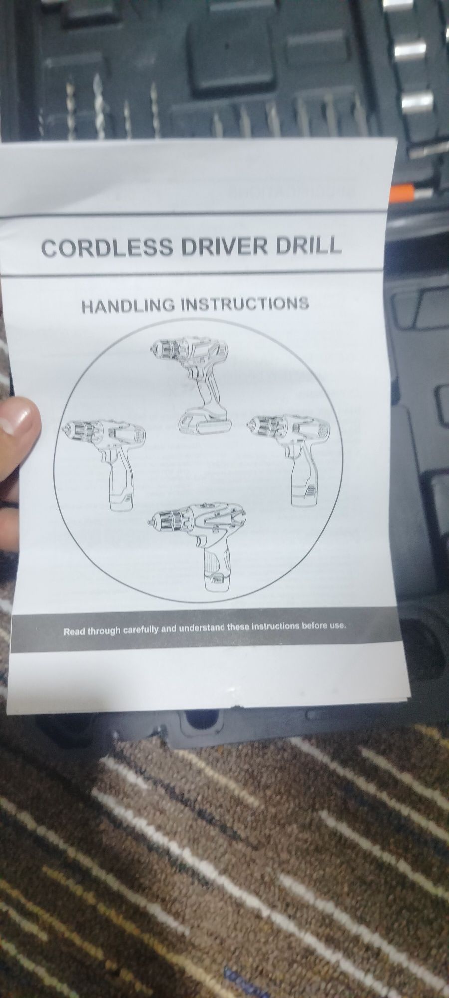 Elektro drel yangi komlekt jihozlari bilan