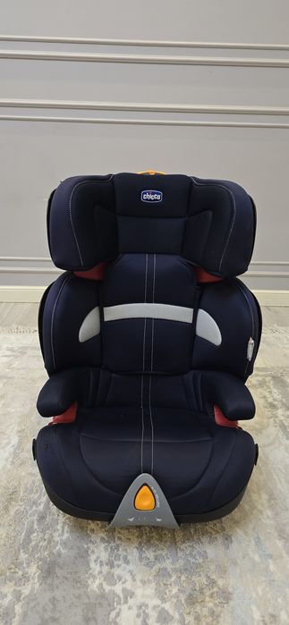 Автокресло Chicco isofix