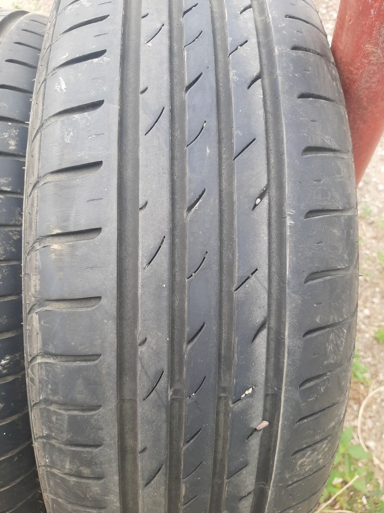 Продам шины 215/65/16 нексен