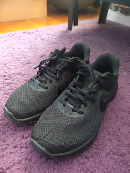Nike Revolution 6