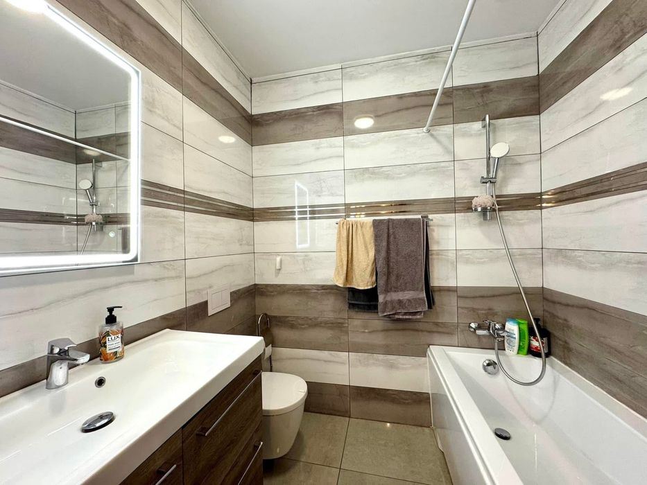 Oferim spre închiriere un apartament modern și complet utilat