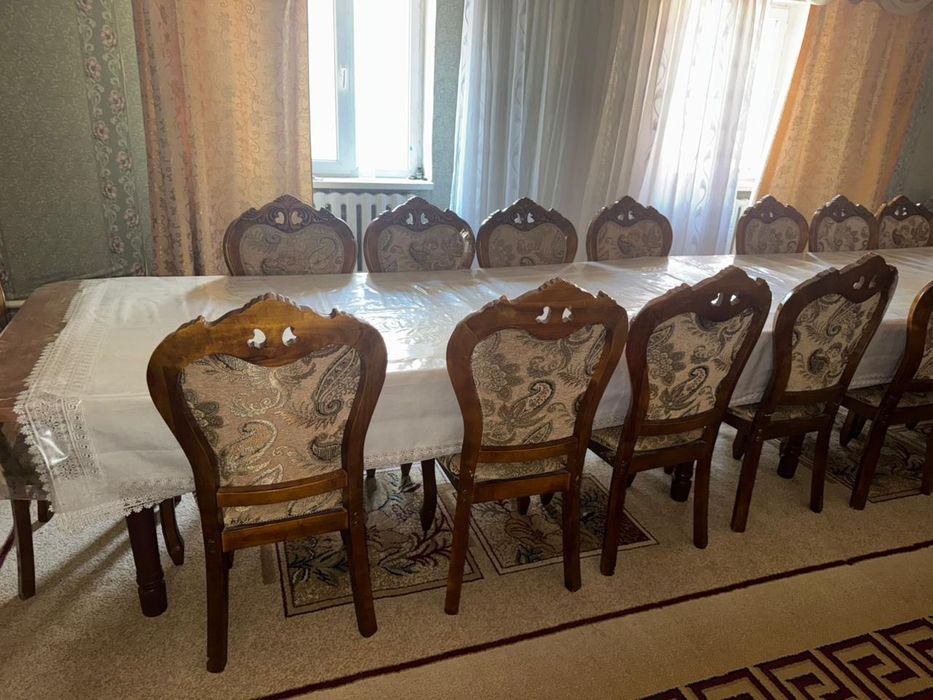 Стулия және стол