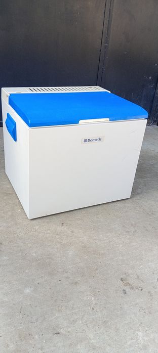 Хладилник на ГАЗ,12,220 волта