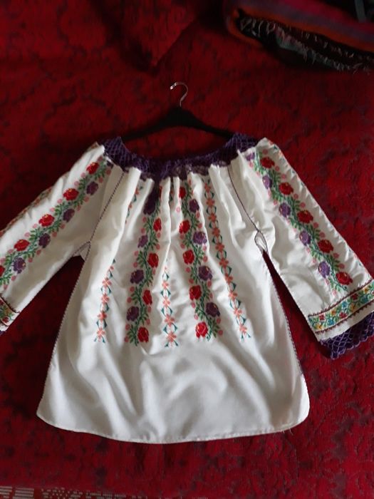 Costum popular damă nou