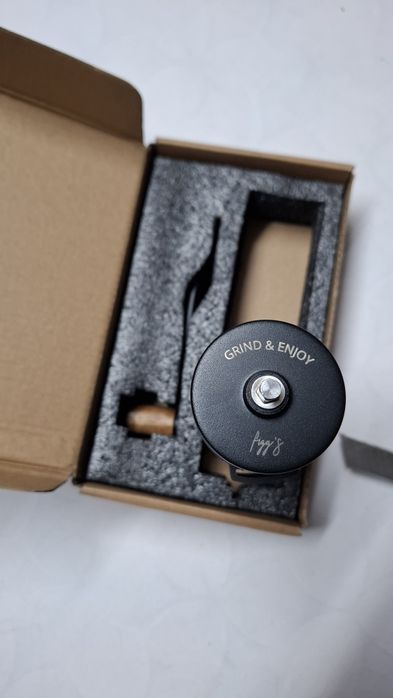 Ръчна керамична кафемелачка Figg's