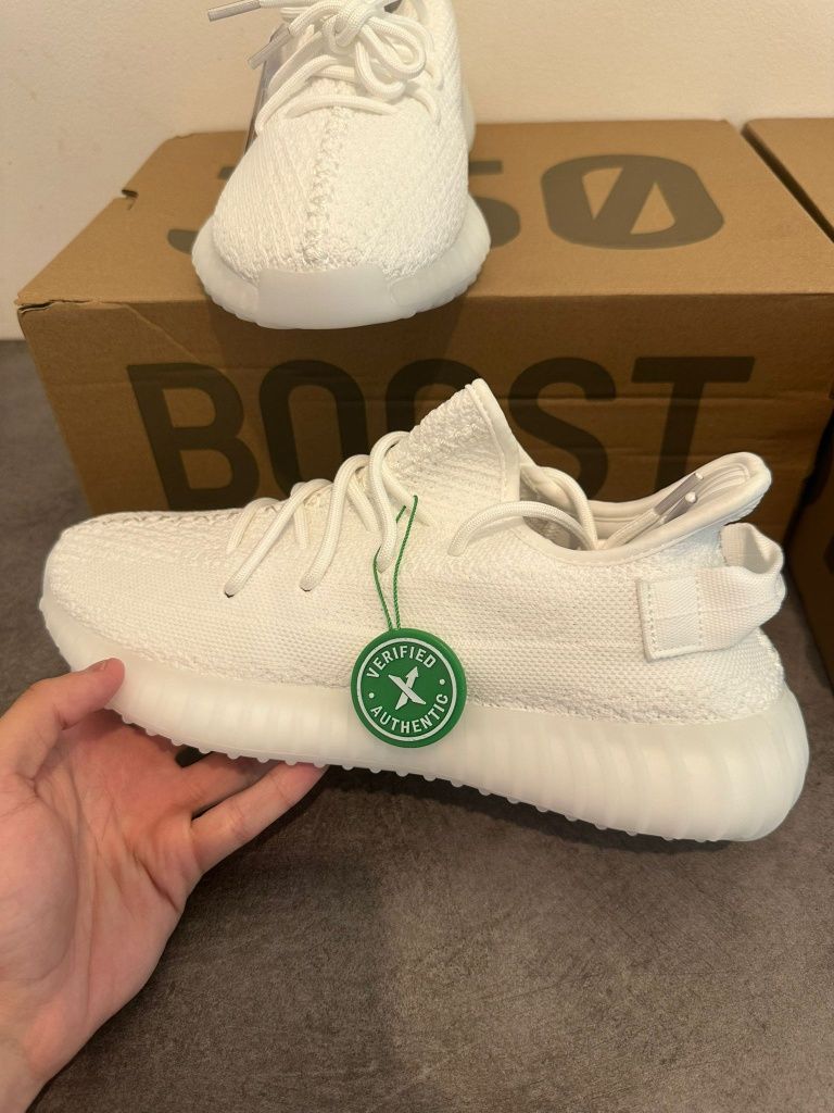 Adidas Yeezy Boost 350 - Size 42 , 44