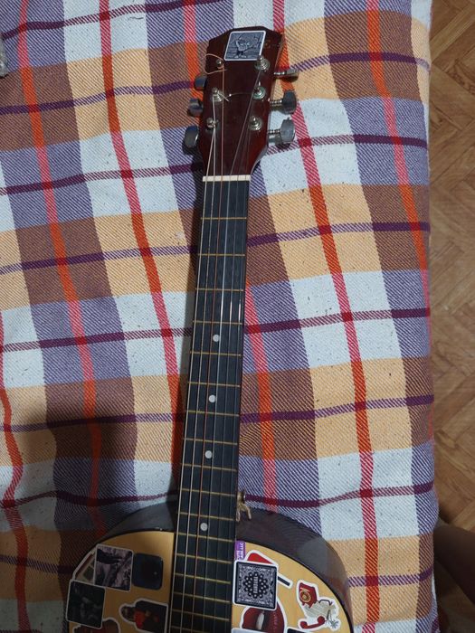 Гитара акустическая