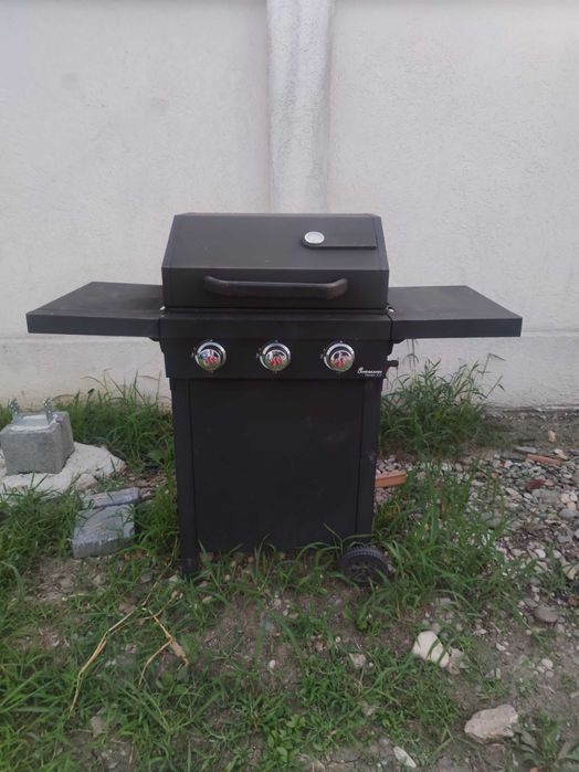 Grătare pe cărbuni și gaz
