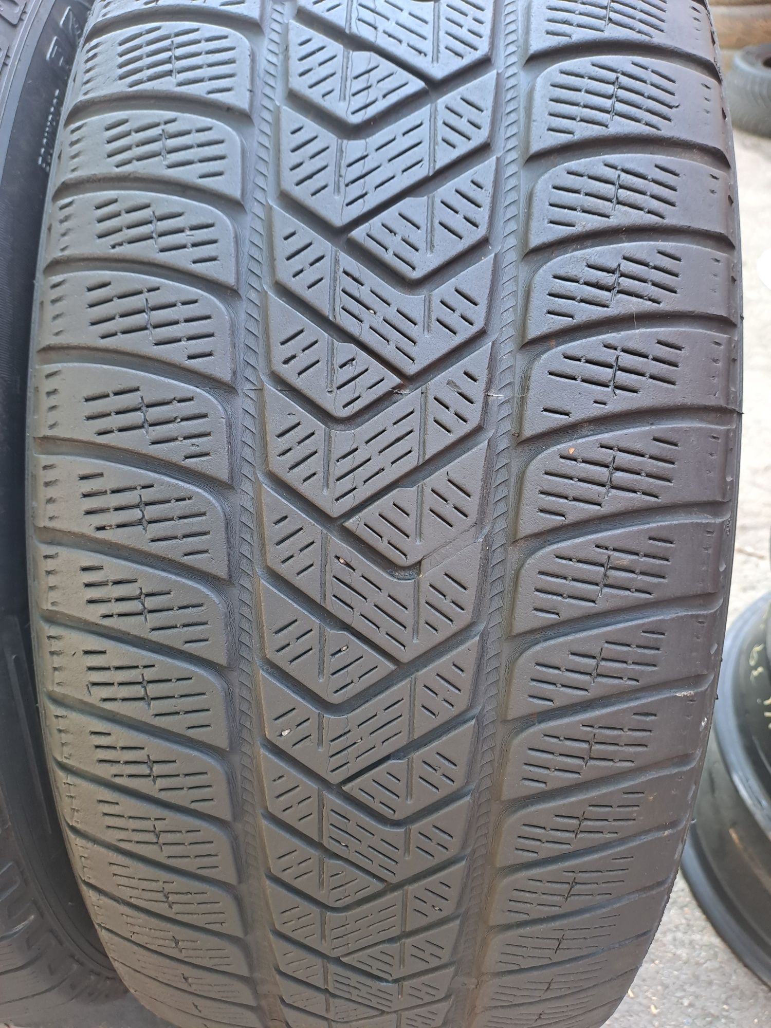 2бр. 235/50/20 Pirelli DOT 4021