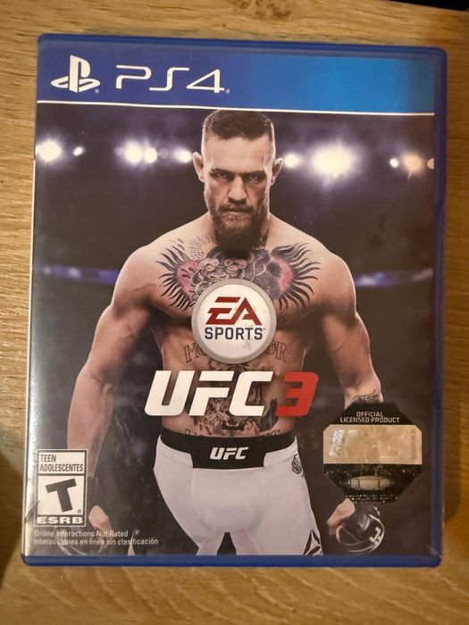 Playstation 4 с три джойстика и 5 игри