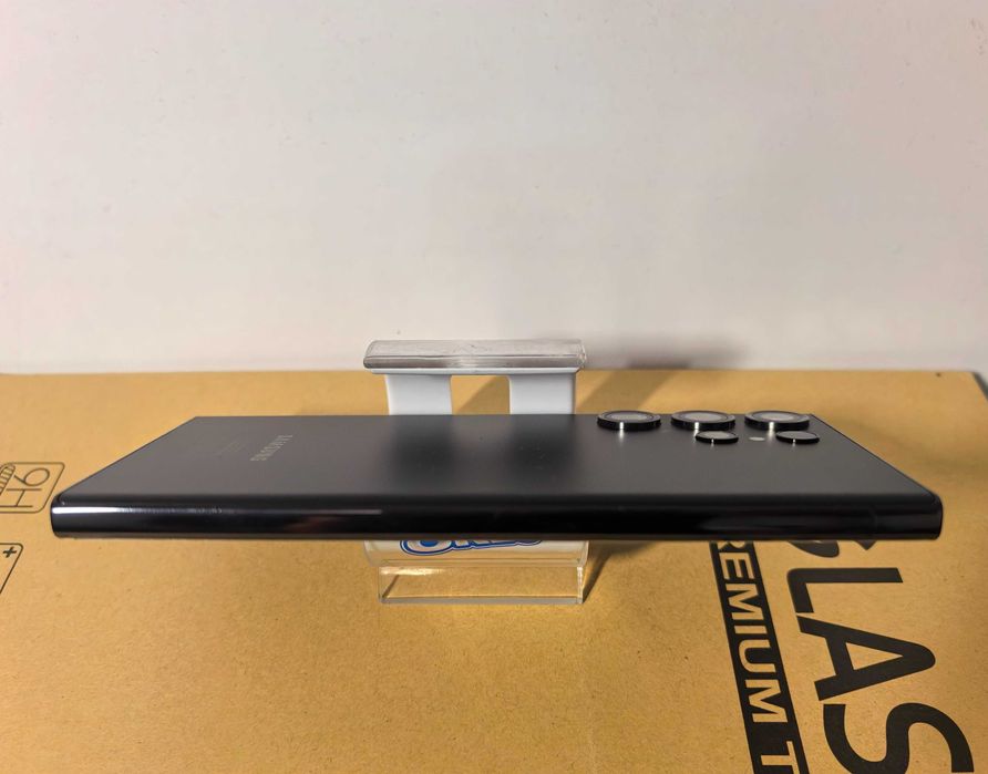 Samsung S23 Ultra 12 Gb Ram 512 Rom impecabil cu huse UAG