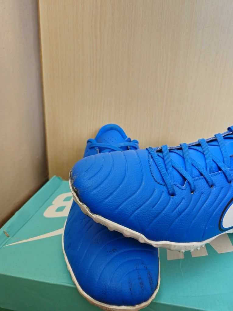 Стоножки Nike Tiempo Legend 10 Club TF