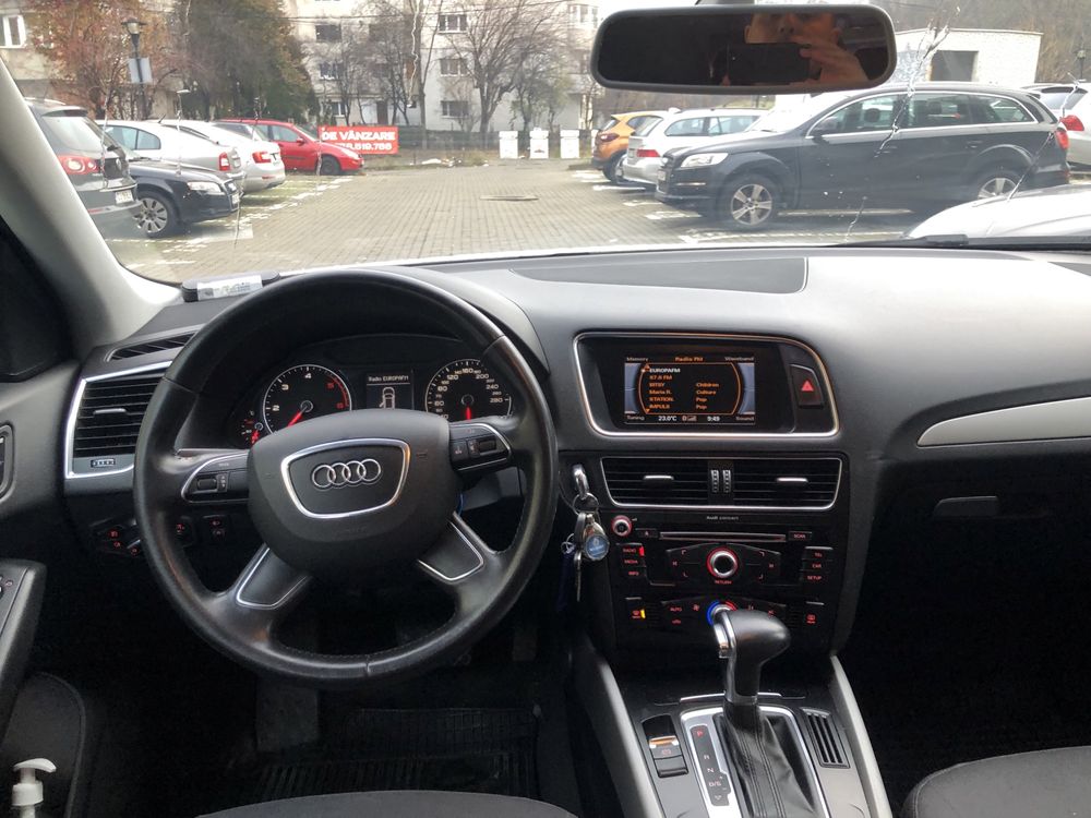 Vand audi Q5  an 2013 transmisie automata.