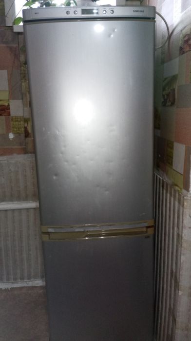 Продается холодильник, б/у, в рабочем состоянии.