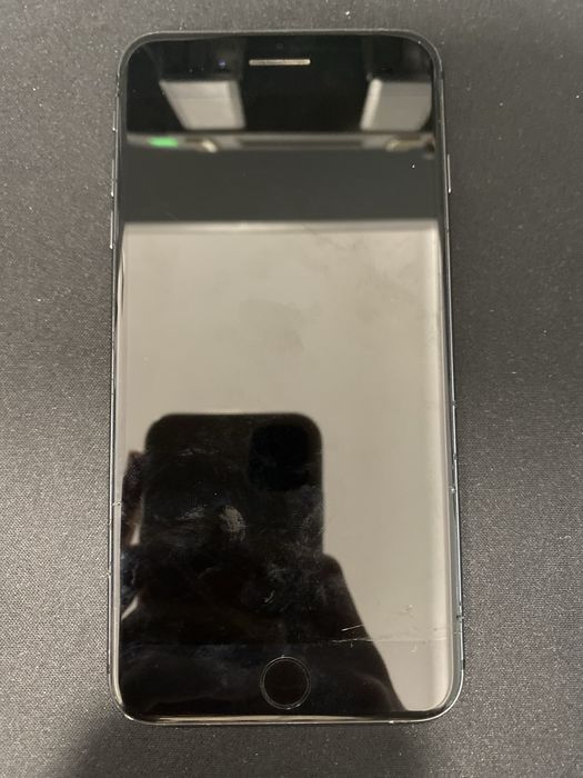 iPhone 8 Plus 64GB ID-kro181