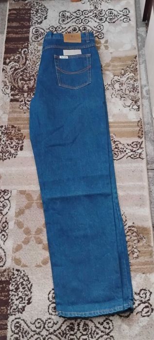 Vând blugi bărbați