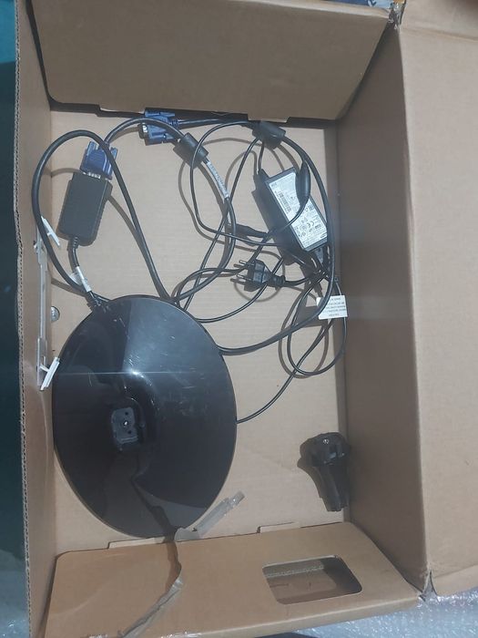 Vând mini unitate ryzen 5 pro +lcd